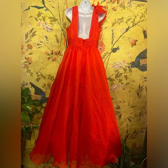 MAC DUGGAL RUFFLE SHOULDER V-NECK CHIFFON GOWN - Picture 6 of 7